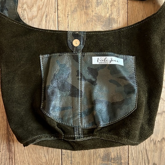 Vicki Jean - Devyn Leather Bag - Camo - Picture 6 of 6